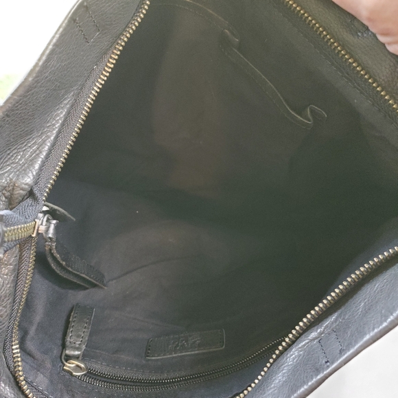 Frye and Co. Women's Riley leather Crossbody chain strap purse/ bag - Picture 11 of 11